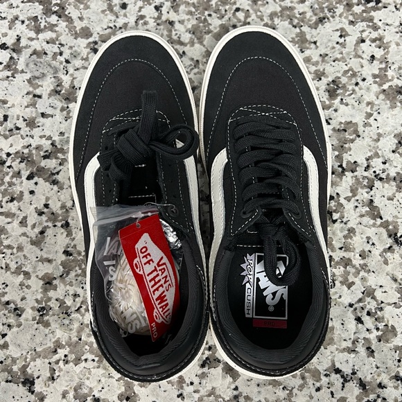 VANS GILBERT CROCKETT in RAVEN/MARSHMALLOW - Picture 5 of 9